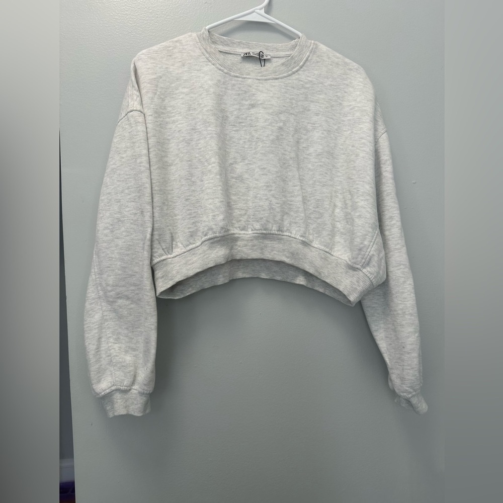 SOLD OUT 
Zara Light Gray Ribbed Top